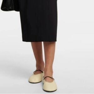 THE ROW
Off White Elastic Ballerina Flats Sz 40